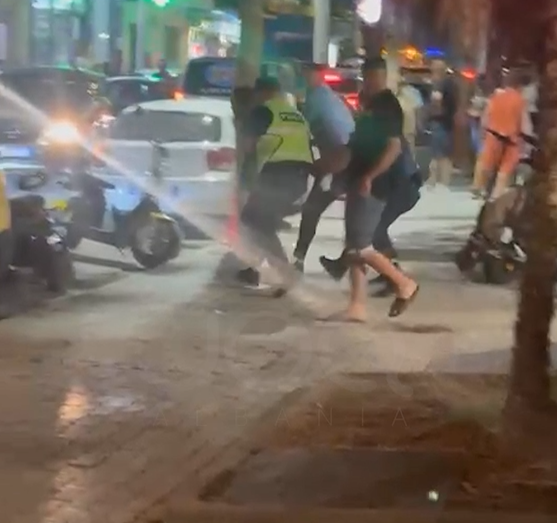 EMRI/ Plagosja me thikë në Vlorë, policia arreston 32-vjeçarin