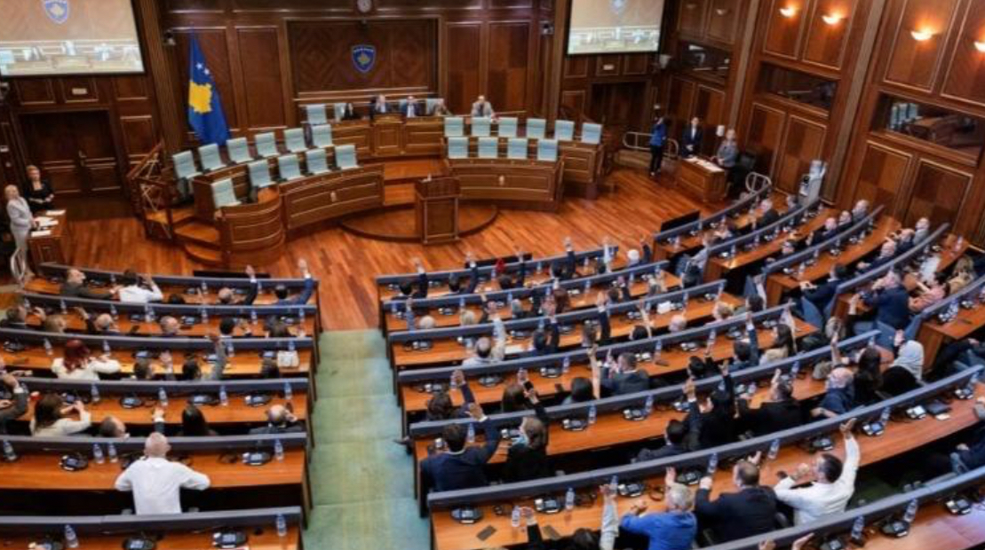 Kosovë/ Zgjedhja e nënkryetarit serb mban ‘peng’ konstituimin e Kuvendit, sot mbahet seanca e radhës