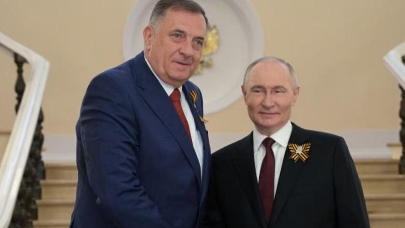 I dënuar dhe i shpallur ‘non grata’ si Berisha, Rusia në ‘ofensivë’ për shpëtimin e mandatit të Dodikut