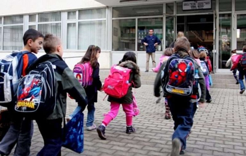 Rënie e numrit të nxënësve: 11 mijë më pak në shkolla. Shkalet: Emigrimi dhe tendenca për vetëm një fëmijë
