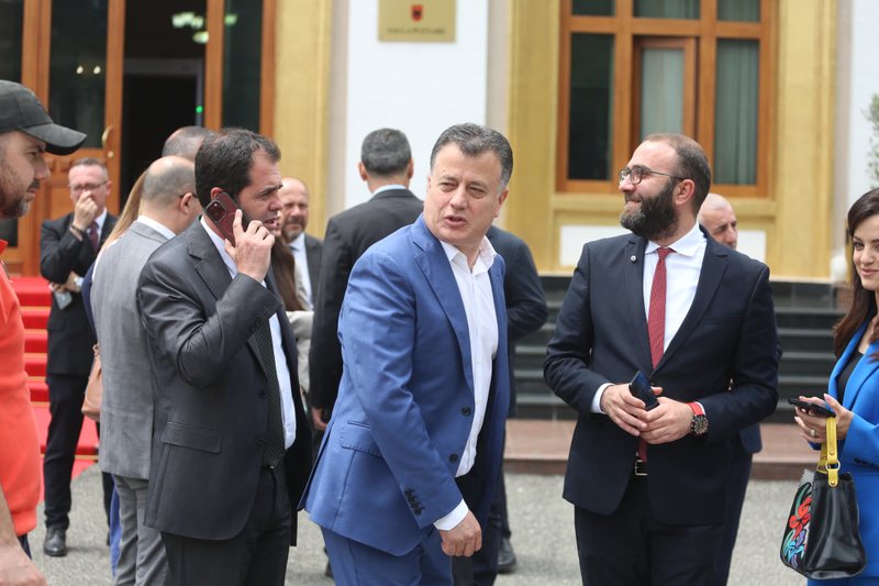 Flamur Noka dhe Tedi Blushi njëzëri: Do shihni çfarë do ndodhë në shtator