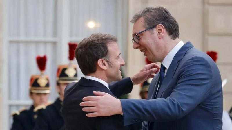 Ish-gjenerali serb: Vuçiç u mundua ta blinte mbështetjen e Macronit, por dështoi! Tani synon Trumpin përmes Izraelit