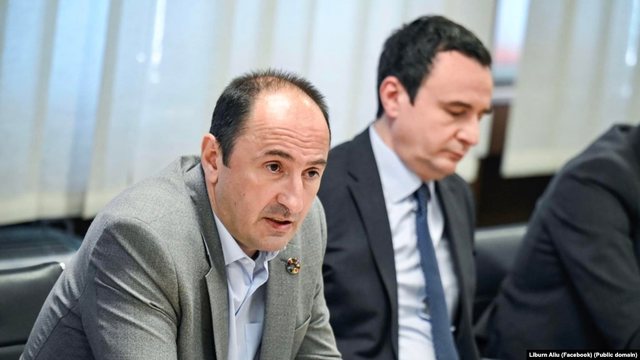REL: Ç’po ndodh në partinë e Albin Kurtit