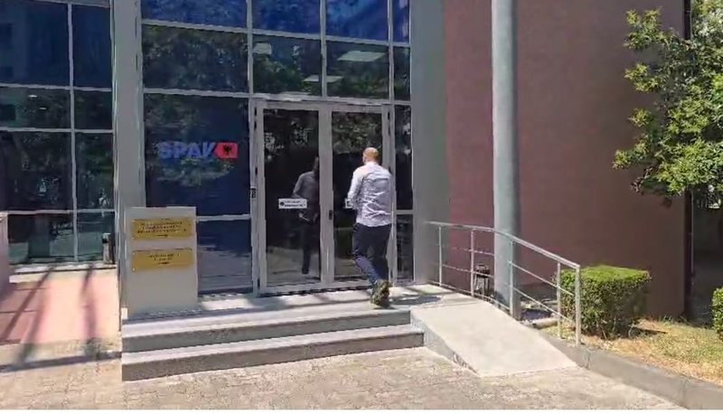 Pretendon se Arjan Ndoji i PD i ka vjedhur vota/ Aulon Kalaja paraqitet në SPAK