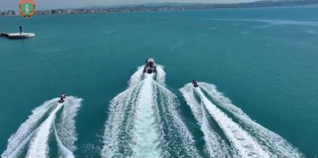Rrezikuan jetën e pushuesve, policia bllokon 20 mjete lundruese nga Komani në Ksamil! Gjobiten me nga 1 mln lekë drejtuesit