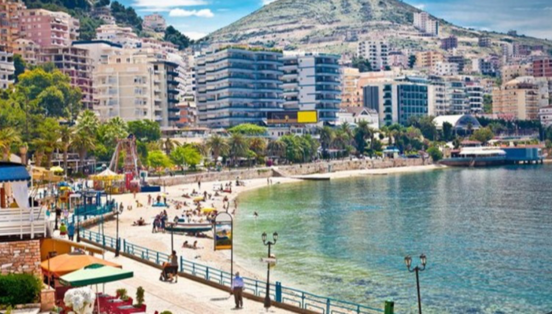 ‘Alanews’: Gjithnjë e më shumë italianë po zgjedhin Shqipërinë për pushime verore