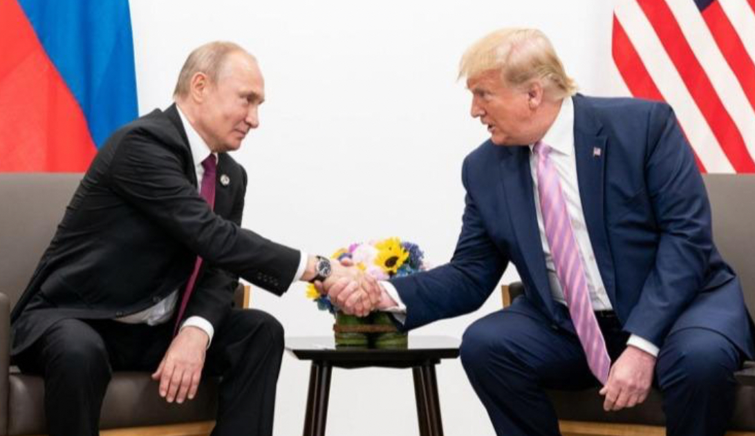 Trump dhe Putin mund të takohen në ditët në vij! Kremlini: Vendi i takimit është rënë dakord në parim