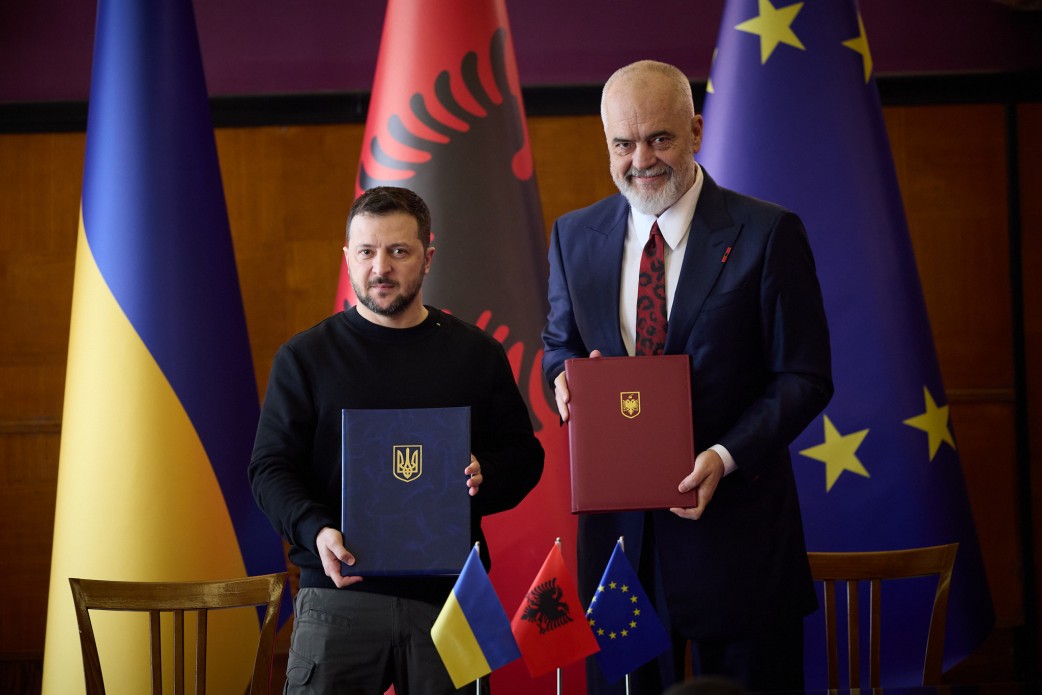 Zelensky telefonatë me Ramën: Diskutuam mbi përgatitjet për takimet në qendrat e mëdha ndërkombëtare!