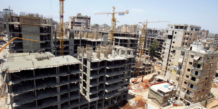 Tregu i pronave “në vend numëro”, agjentët imobiliarë: Qytetarët stepen për të blerë apartamente
