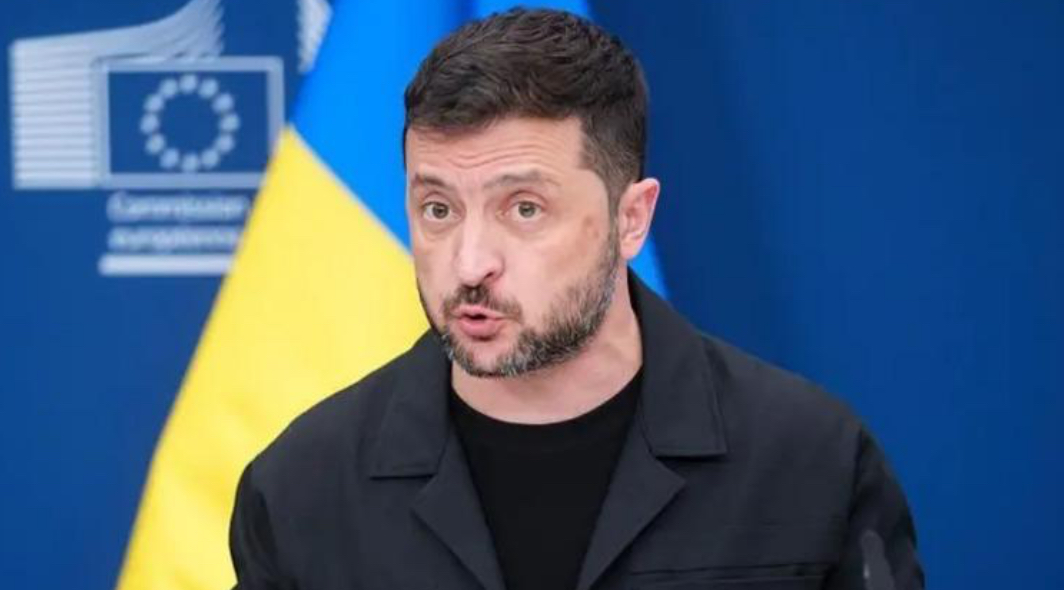 Zelensky pas mbërritjes në Uashington: Mirënjohës për SHBA-të, bashkë me evropianët mund ta detyrojmë Rusinë për një paqe të drejtë