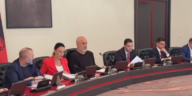 Qeveria publikon strategjinë: Korrupsionin e luftojmë me Inteligjencë Artificiale