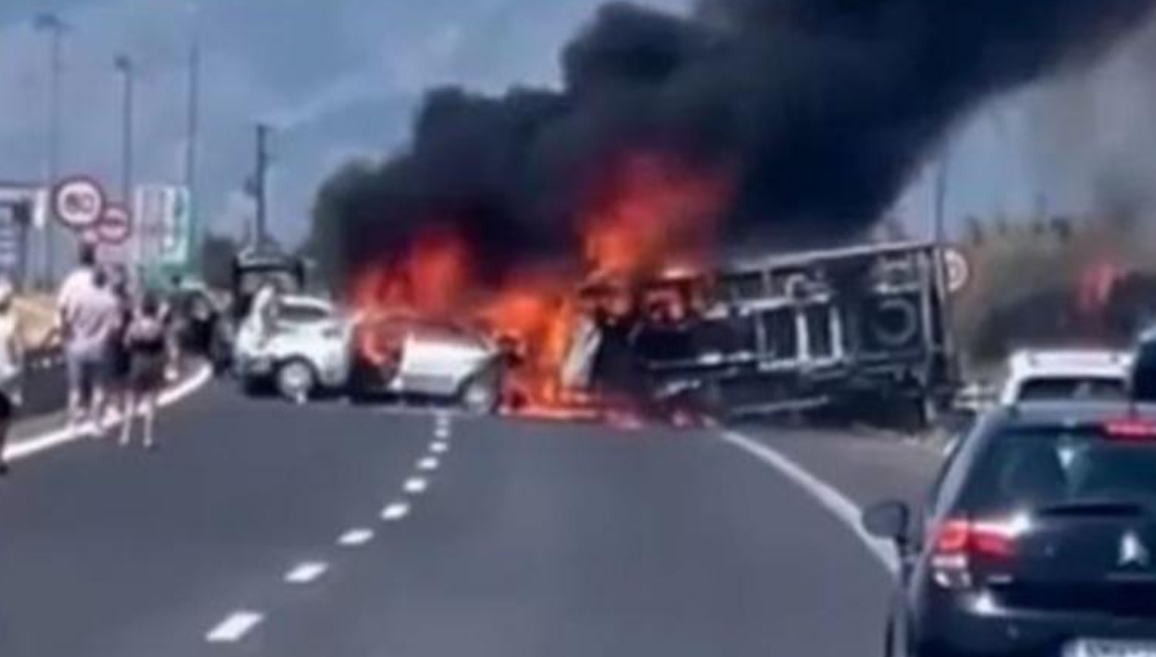Aksidenti i rëndë në Greqi ku humbën jetën 3 shqiptarë, dëshmitari: Ulërinin për ndihmë, po digjeshin