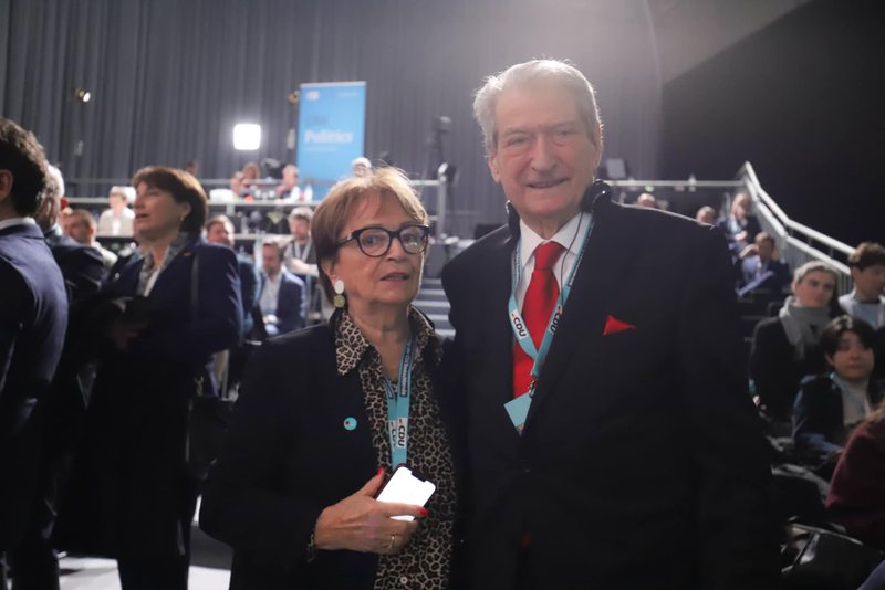 “Berisha duhet ta vazhdojë betejën në Parlament” – Doris Pack mesazh për opozitën: S’mund të qëndrojnë vetëm në rrugë!