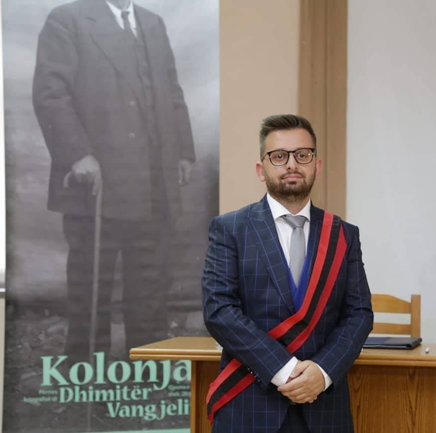 Përgjimet e SPAK-ut / ‘Jepi shefe, je yll’, si Çuçka i Kolonjës nisi vjedhjet me tendera sapo u zgjodh kryebashkiak dhe ankesa për rrogën e ulët. Entela Çano tutore e aferave të Isait