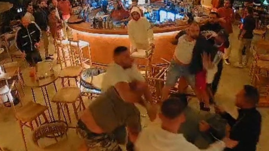 Grushte e shkopinj bejsbolli, publikohen pamje nga sherri i dhunshëm mes dy grupeve në Korçë