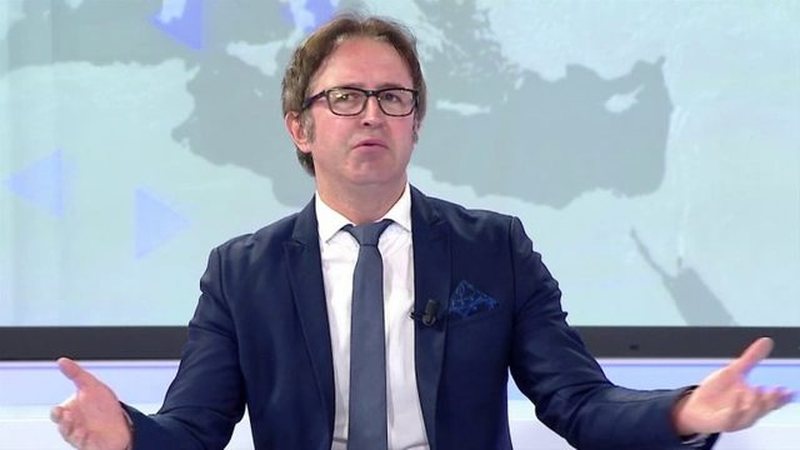 Deputeti demokrat iu drejtohet qytetarëve: Dilni mbushni sheshet, shihni Serbinë! Mos prisni magjistarin që do rrëzojë Ramën