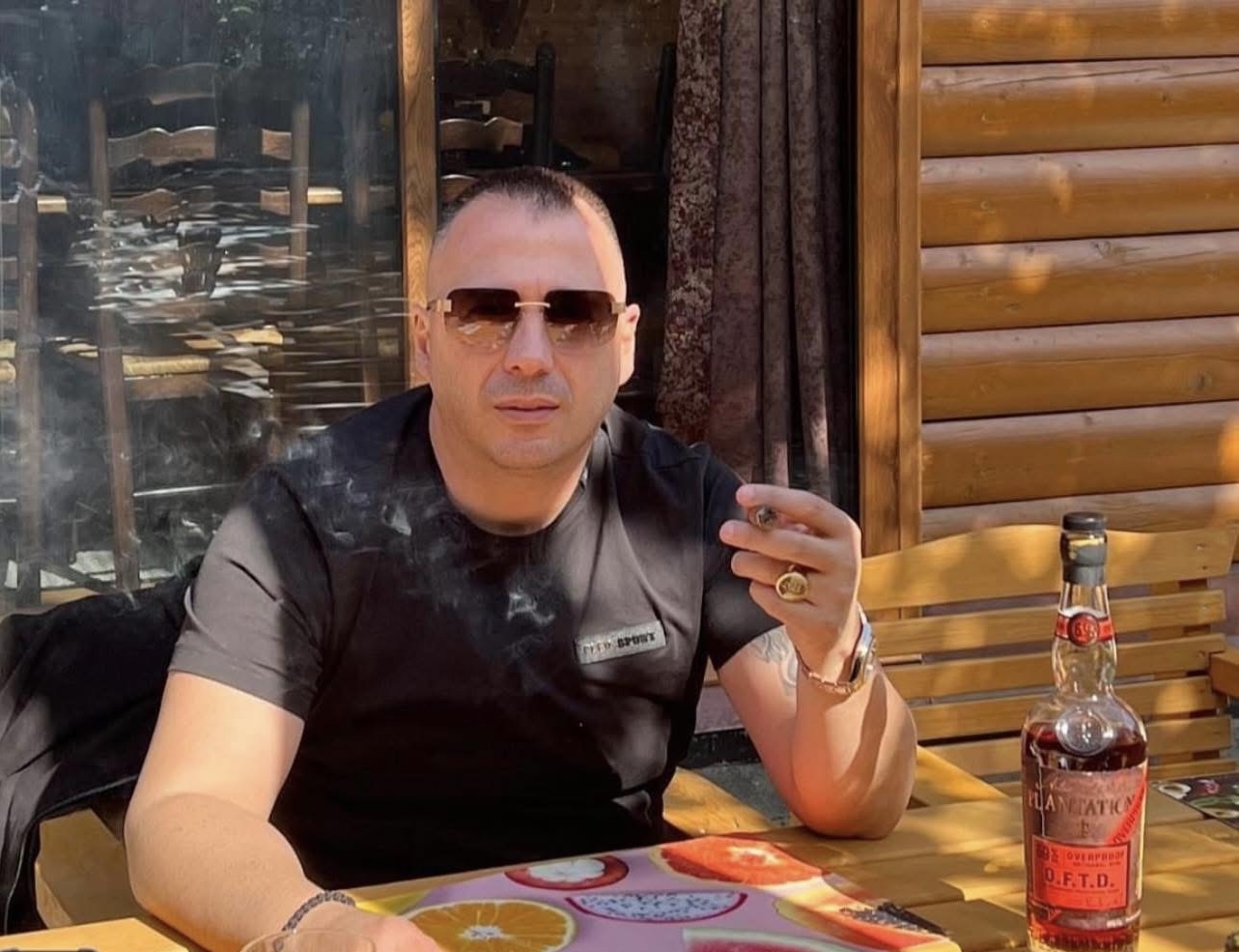 Dyshohet se ishte shënjestra e atentatit, por mbeti i plagosur! Del fotoja e Erogen Brajoviç, vëllai i Denis Brajoviç