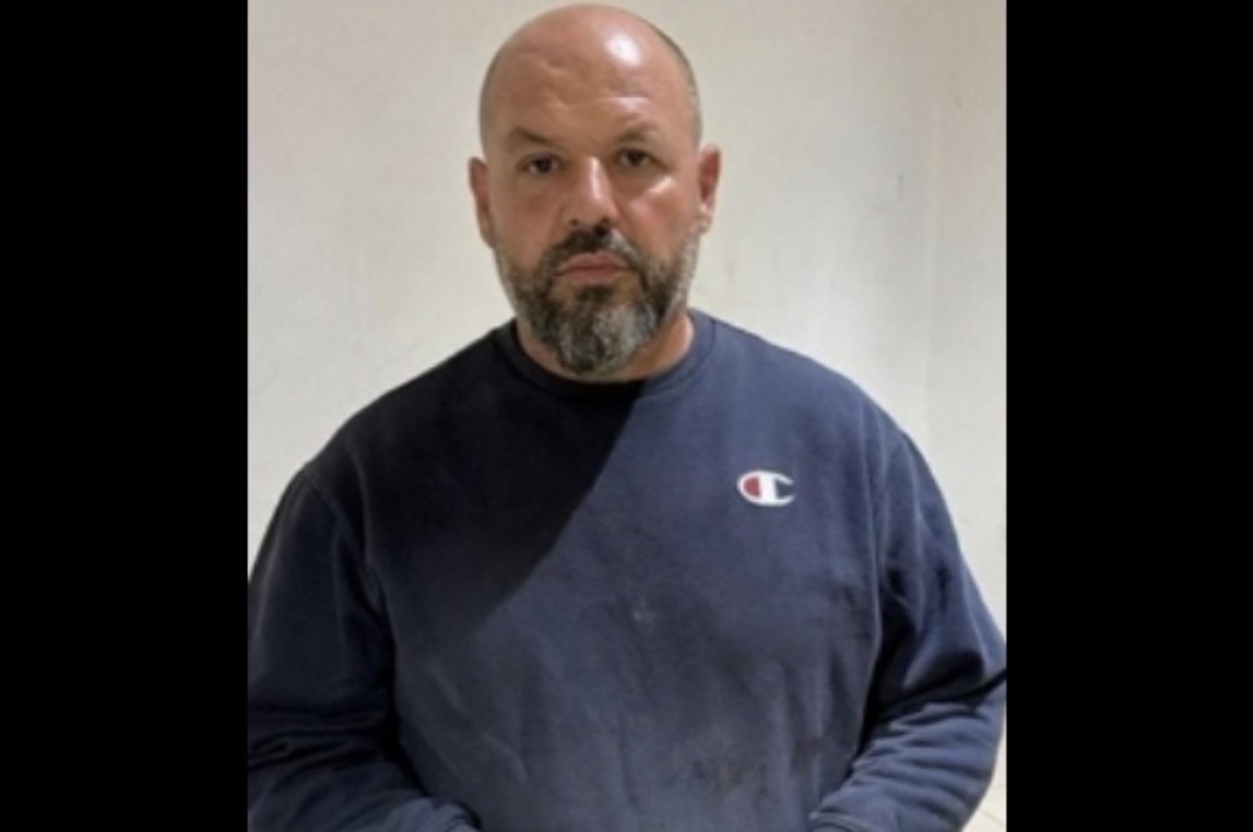 Furnizonte me armë grupet kriminale, arrestohet i shumëkërkuari