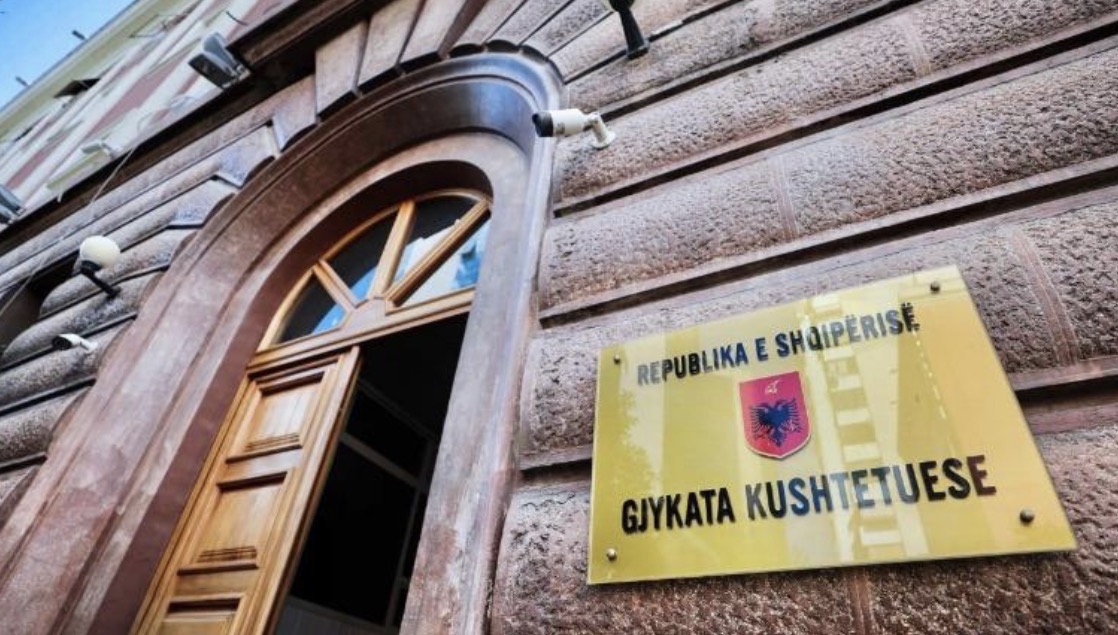 Vendi vakant në Kushtetuese, Gjykata e Lartë zgjedh sot zëvendësuesin e Holta Zaçajt! Tre emrat në garë