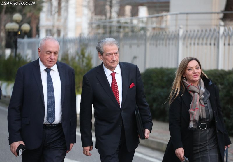 Tritan Shehu: Mos prisni nga ne 4-5 kokat e PD që të rrëzojmë Ramën, duhet te ngrihet populli i thjeshtë