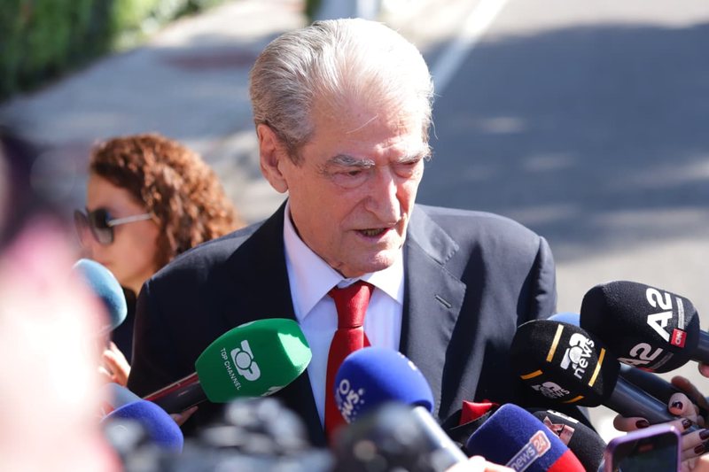 Ish-kandidati demokrat kërkesë Berishës: Mblidh me urgjencë Këshillin Kombëtar, PD rrezikon të ”zhduket”