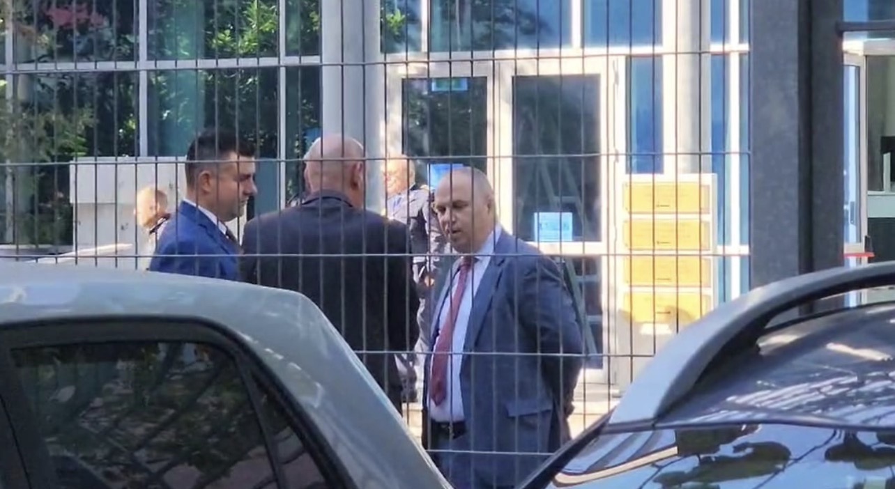 Siguria në institucionet e drejtësisë/ Kreu i Gardës inspekton SPAK e GJKKO, takim edhe me Erion Banin