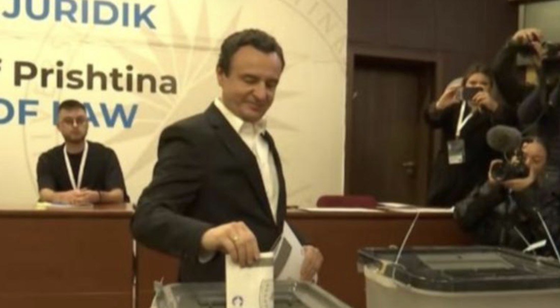 Zgjedhjet vendore në Kosovë/ Hedh votën Albin Kurti, fton qytetarët të dalin në votime