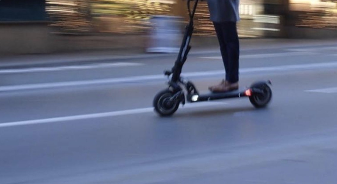 Nga sot nis ndalimi përkohësisht i përdorimit në rrugë i monopatinave elektrike