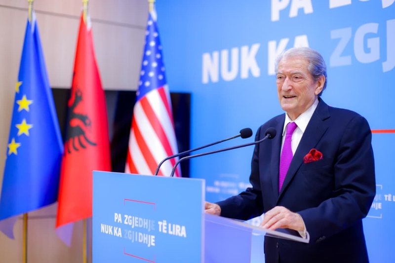 Berisha: Shqipëria, përveç kriterit gjeostrategjik dhe politikës së jashtme, nuk plotëson asnjë kriter për integrimin në BE
