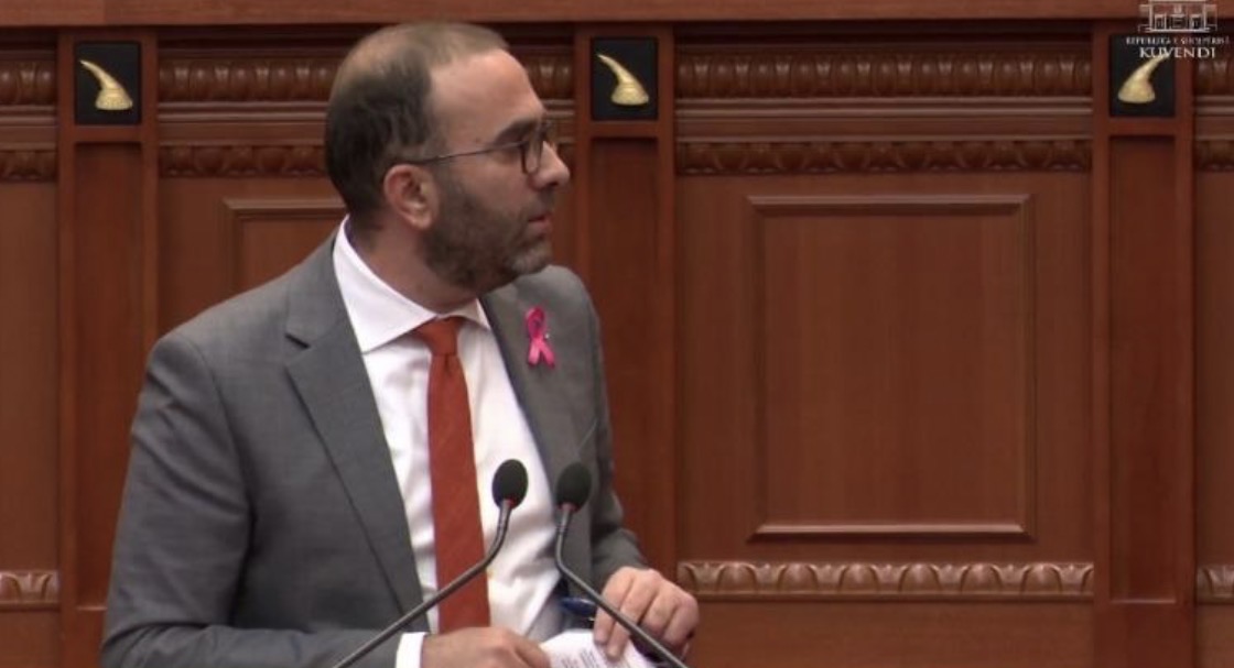 Seanca për shqyrtimin e mandateve të anëtarëve të GJK, Bardhi akuza Peleshit: Përjashtoi opozitën! Mendon se janë çështje të partisë-shtet