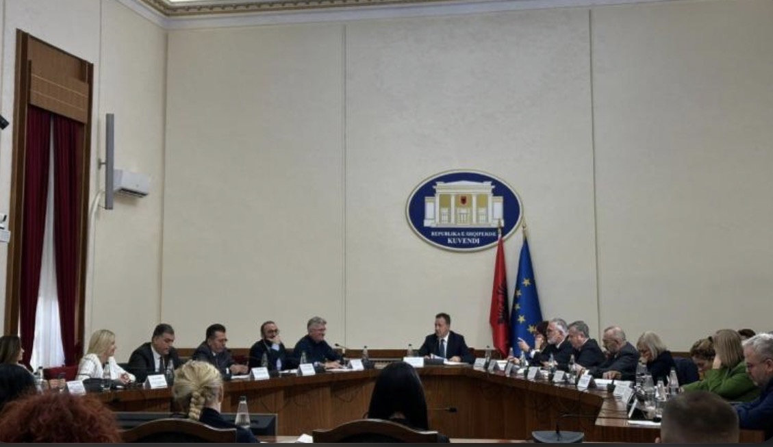 Ngritja e 2 komisioneve të posaçme/ PS i jep barazi opozitës tek Reforma Zgjedhore! Tek Territorialja shumica i takon mazhorancës