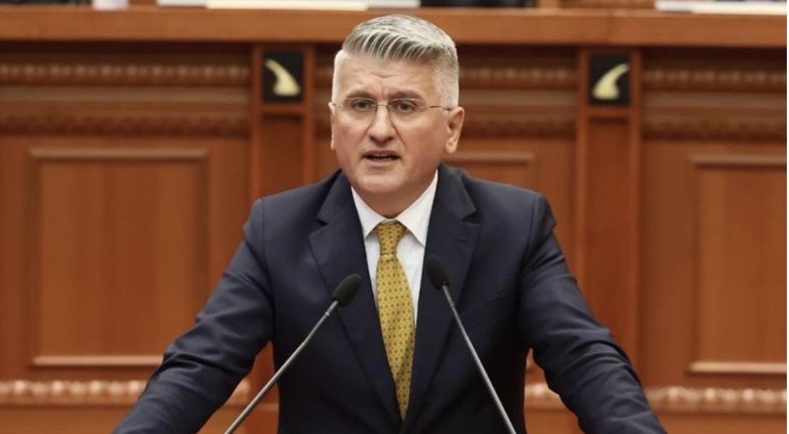 Konferenca e Kryetarëve/ Gjekmarkaj-Peleshit: Meqë jeni lodhur, mbylleni Kuvendin! Po ju zhbëjnë, po ju komandojnë