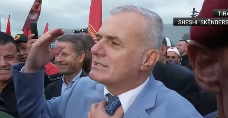 “Kush po e rruan për urdhëra” – Bujar Leskaj pas deklaratës për Berishën në protestën e UÇK-së: Shqipëria dhe Kosova janë mbi partinë