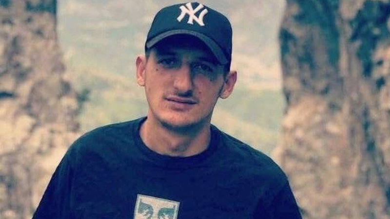 “Është i fikur ekspresi në këtë orë”/ Vrasja në Manëz, publikohet foto kush është 23-vjeçari që humbi jetën