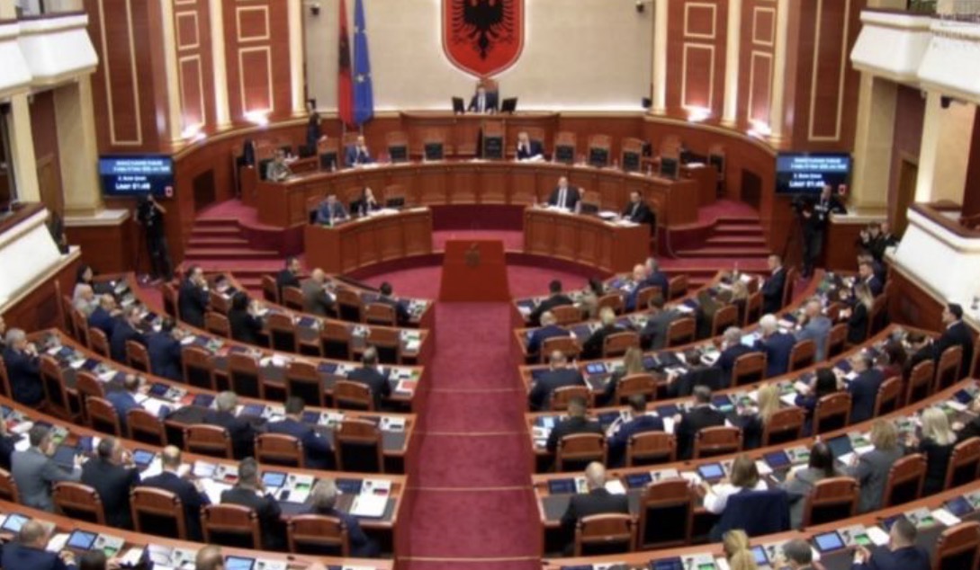 Drejtësia raporton sot në Kuvend, pritet që të votohet edhe ngritja e Komisioneve të Reformës Zgjedhore dhe Territoriale