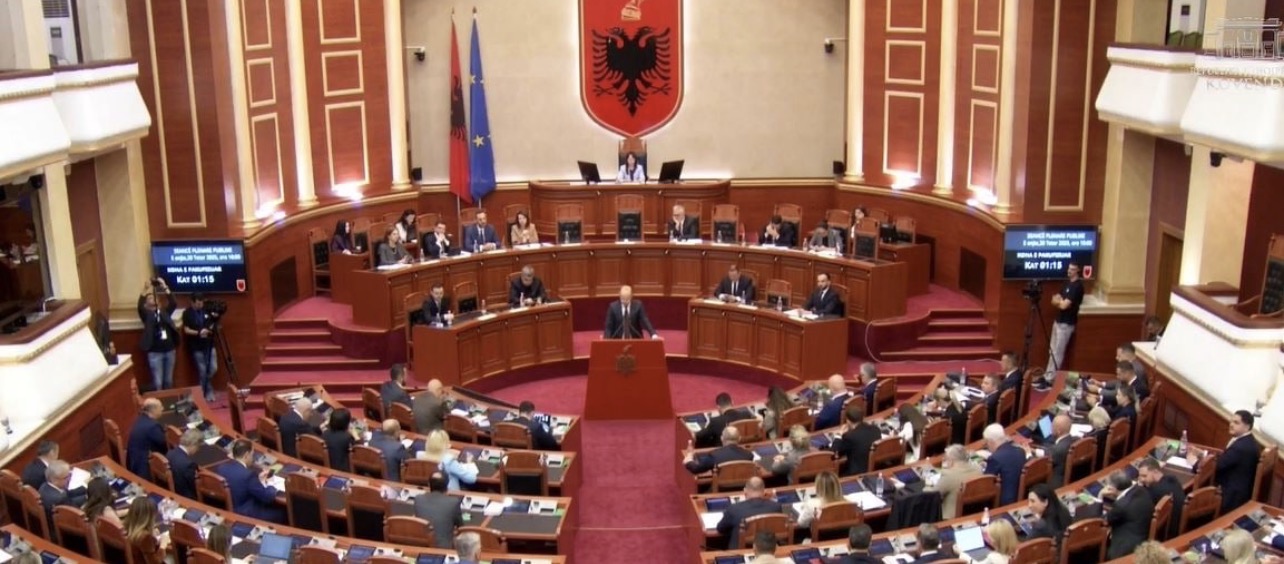 PD kërkon shkarkimin e Peleshit/ “Ik para votimit e jep dorëheqjen”, Gjiknuri i përgjigjet Kasos: Kjo është ‘recetë’ për kaos