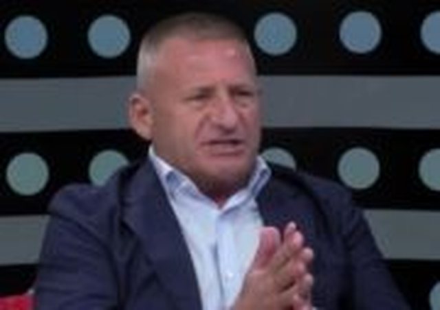 Nard Ndoka revoltohet me Begajn: Presidenca të kthehet në azil për të moshuarit me Alzaimer