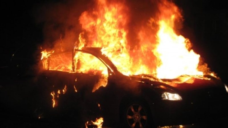 Automjeti dhe 2 automatikët u gjetën të shkrumbuar në Tapizë, zbulohet ngjarja ku janë përdorur