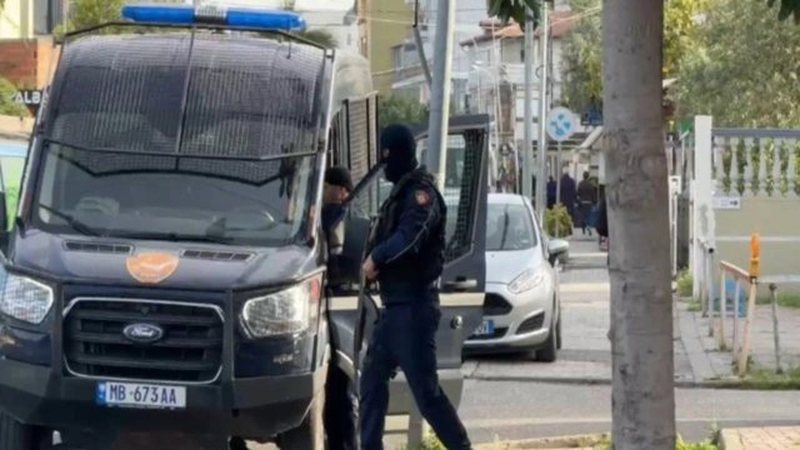 “Duhet të vdesin njerëz ti zej paniku, kaq” – Si Avdylajt vendosnin gjoba e terrorizonin Durrësin