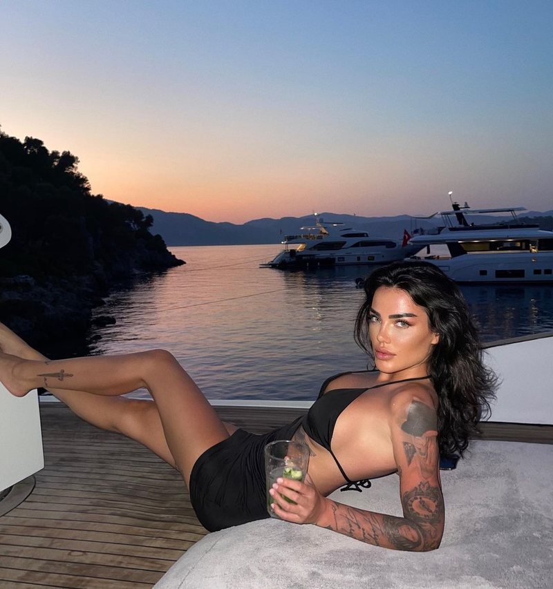 Morena Taraku do të martohet? Fotoja që po bën xhiron e rrjeteve