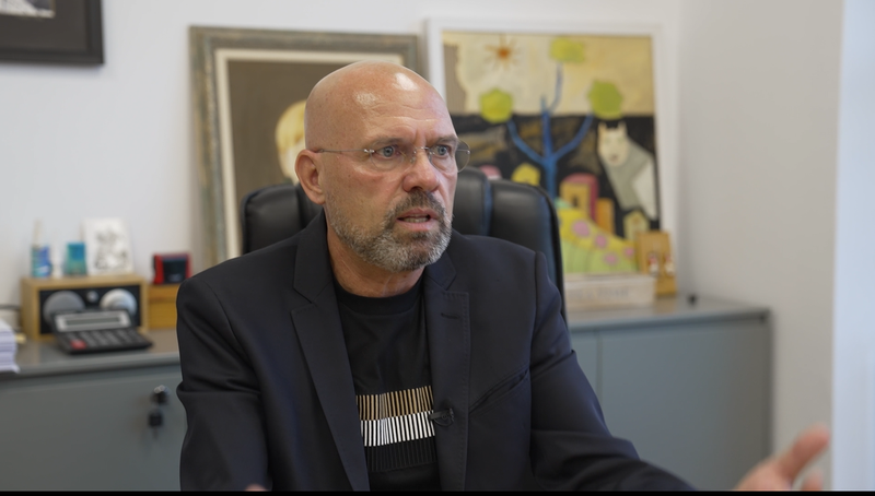 Ndalimi i avokatit për 48 orë, Manjani: Nëse prokurori mendon se në sallën e gjyqit ‘këndon’ vetëm ai, ka probleme me sistemin nervor
