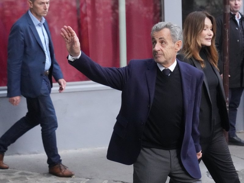 Fyerje dhe një qeli për policët: Si e prishi Sarkozy jetën në burgun e Parisit