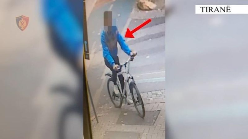 Vodhën 9 biçikleta e monopatina në Tiranë, arrestohet një i mitur dhe shoku 18-vjeçar