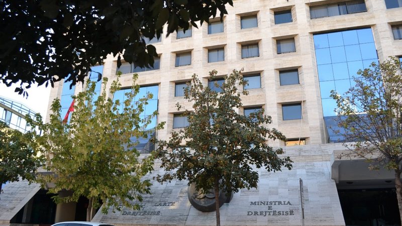 Ministria e Drejtësisë nis konsultimet për rishikimin e Kodit Penal