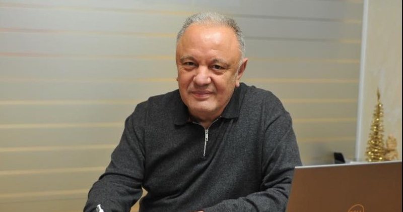 Mjeku i njohur tregon dramën e vet: Kam 22 vjet që nuk e shoh tim bir, shkëputi marrëdhëniet papritur….