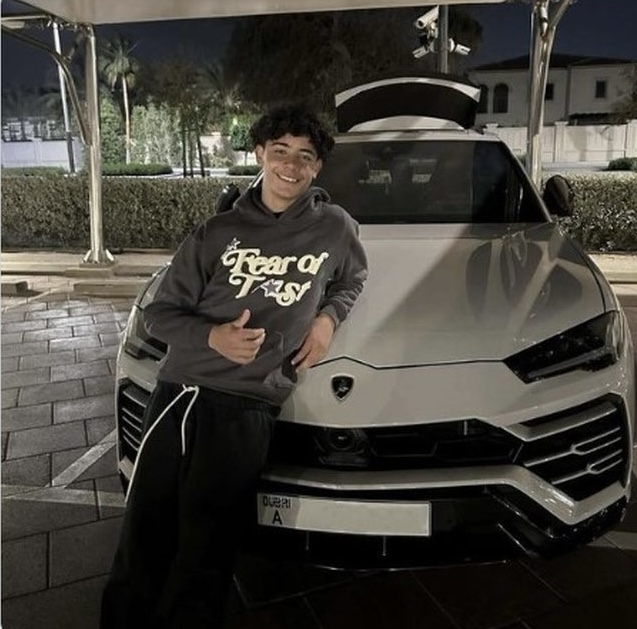 Djali 15-vjeçar i Kristiano Ronaldos i bën dhuratë vetes një Lamborghini