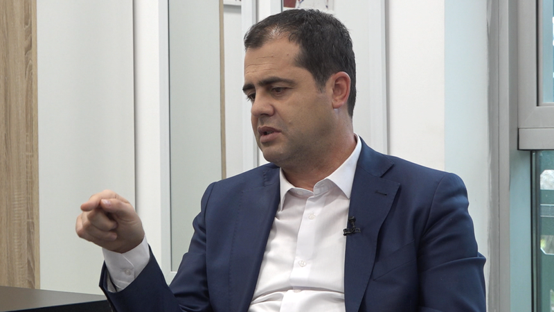 Bylykbashi kundër propozimit për reduktimin e numrit të deputetëve: Do të zhduket pluralizmi brenda Parlamentit