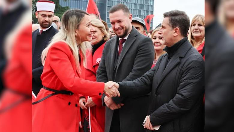 E kritikoi për koshat e plehrave, Braçe nxjerr foton me Anuela Ristanin: Ishte gëzim i madh…