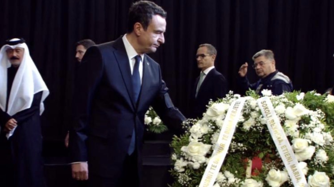 Homazhet për Fatos Nanon, merr pjesë edhe Albin Kurti