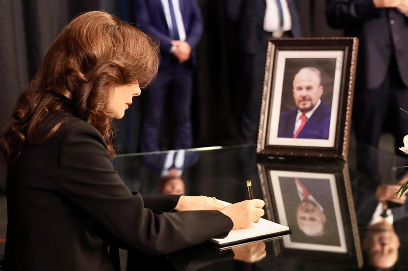 Homazhet për Fatos Nanon, Elisa Spiropali: Themeloi institucionin e dorëheqjes e kalimit paqësor të pushtetit!